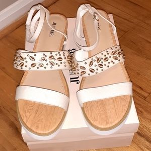 Women sandals